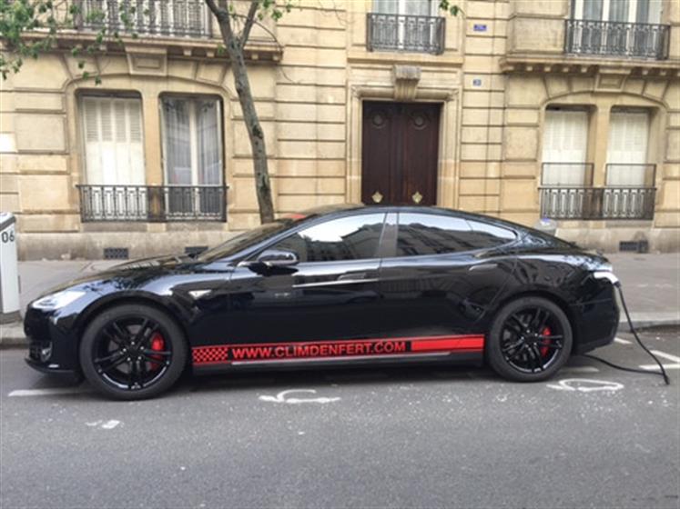 Gilles' Black Tesla Model S