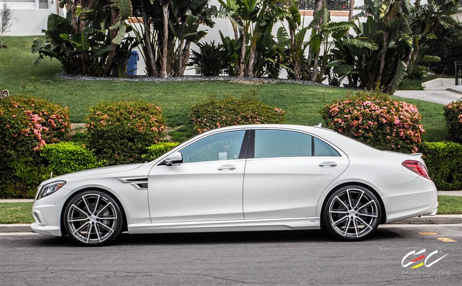 CARLSSON Mercedes-Benz S550 with 22
