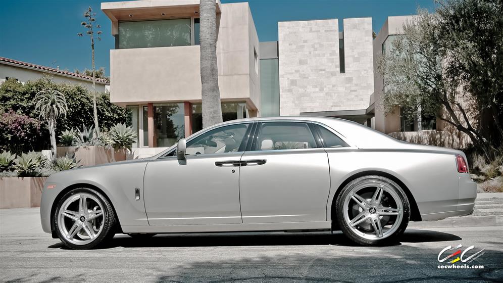 Rolls-Royce Ghost with Custom Wheels