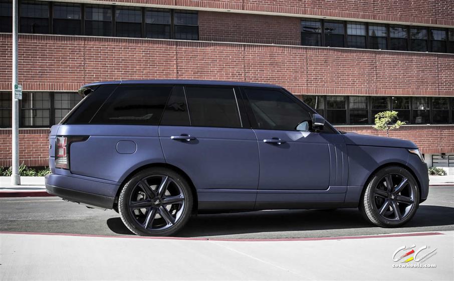 Range Rover Supercharged with Custom Wheels