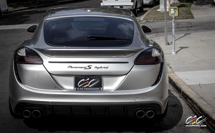Caractere Exclusive Porsche Panamera Hybrid S with Custom Wheels