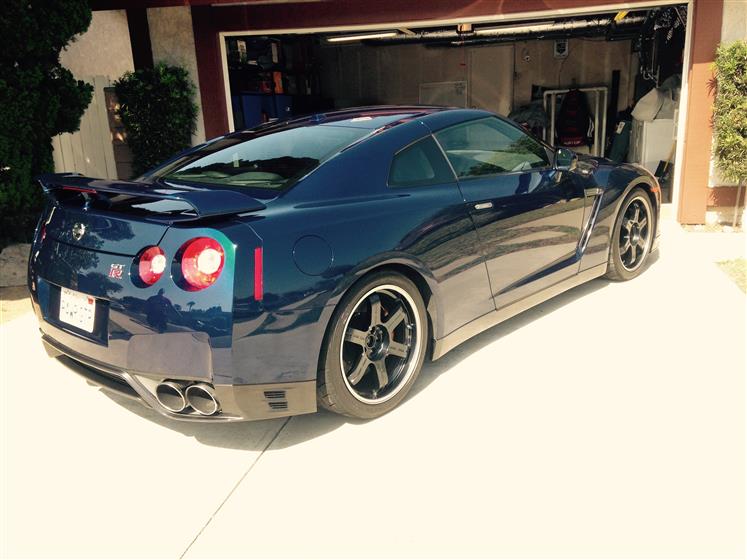Rinseless Washed Black Nissan GT-R