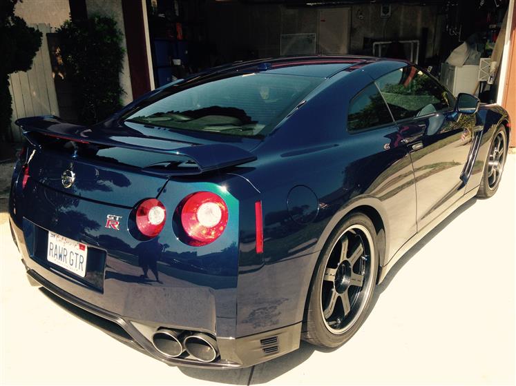 Rinseless Washed Black Nissan GT-R