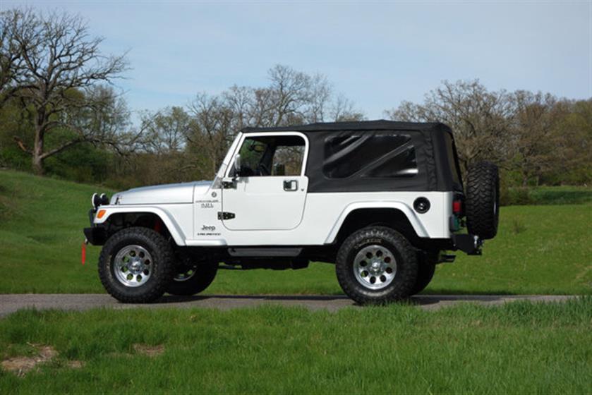 2005 Jeep Unlimited 4x4 $25,550 