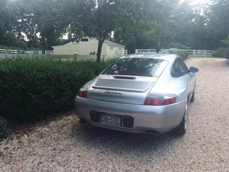 2000 Porsche 911 Carrera $20,000    