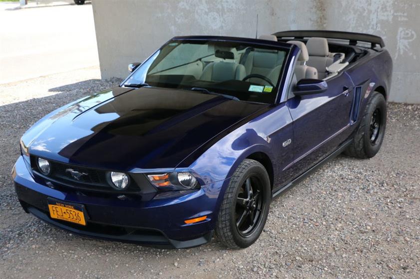 2011 Ford Mustang GT Convertible $25,995 