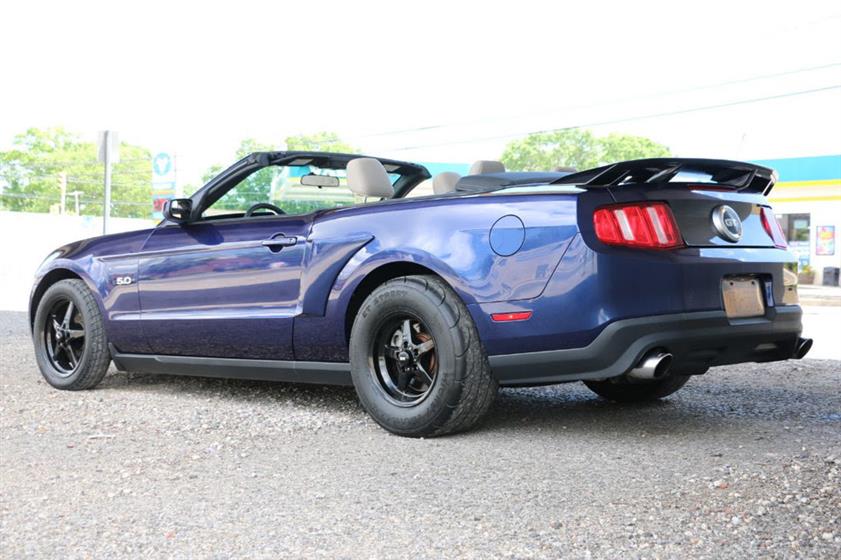 2011 Ford Mustang GT Convertible $25,995 