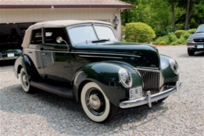 1939 Ford Convertible Sedan Deluxe