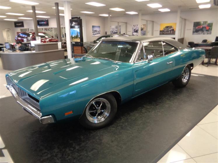 1969 Dodge Charger RT 440 $72,900 