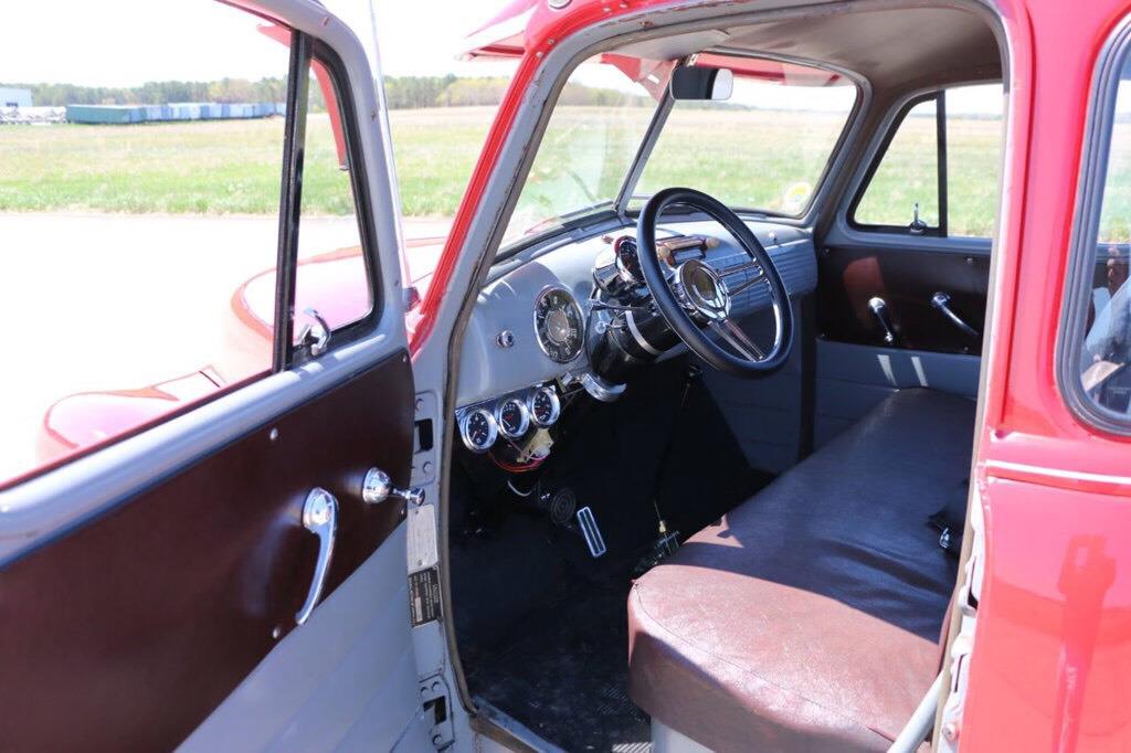 1952 Chevrolet 3100 5 window Pickup