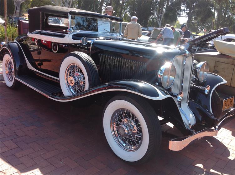 1932 Auburn 8-100A Cabriolet - Black & Cream 
