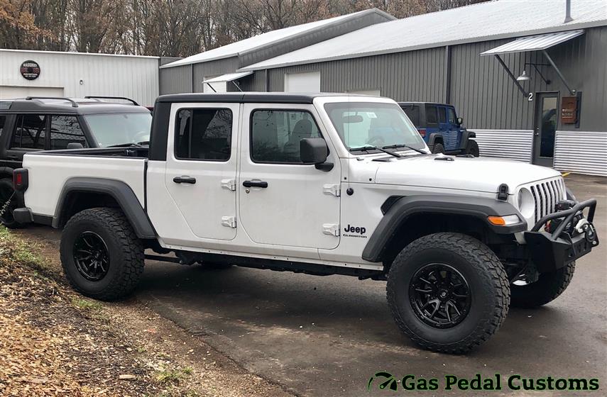 Jeep Gladiator with Fab Fours bumper