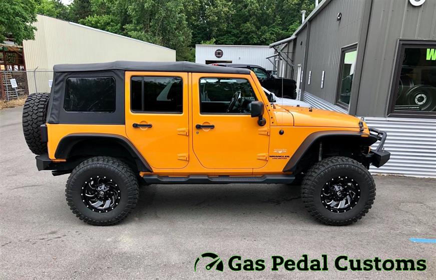 Jeep Wrangler with Fuel Offroad wheels