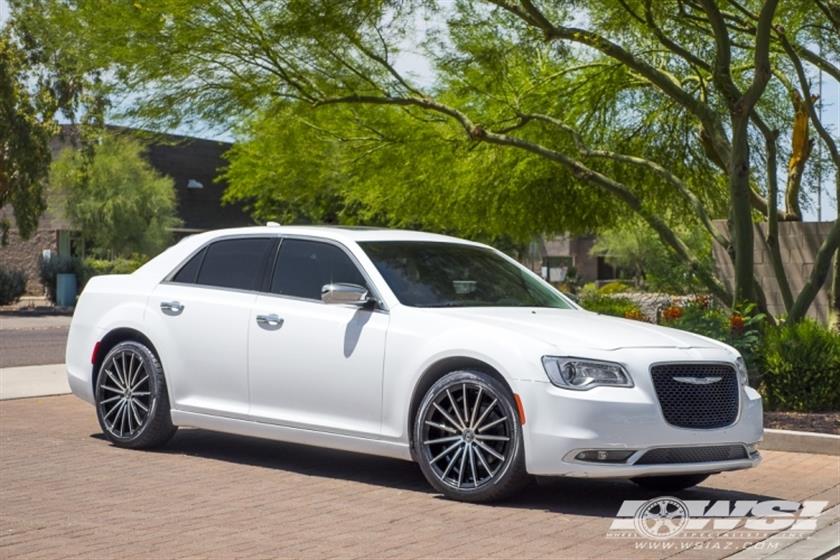 2016 Chrysler 300C with 20
