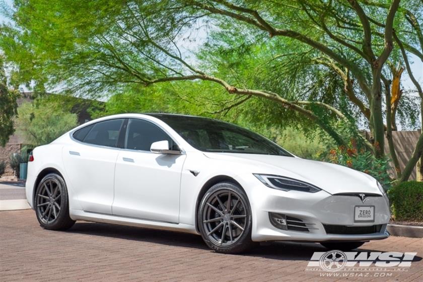 2017 Tesla Model S with 19