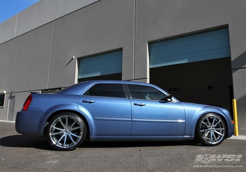 2008 Chrysler 300C with 22