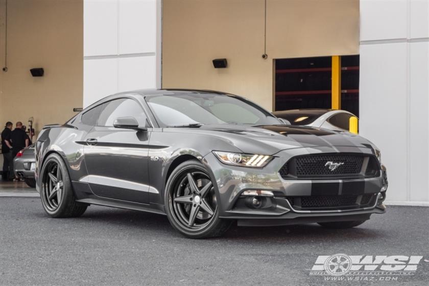 2016 Ford Mustang with 20