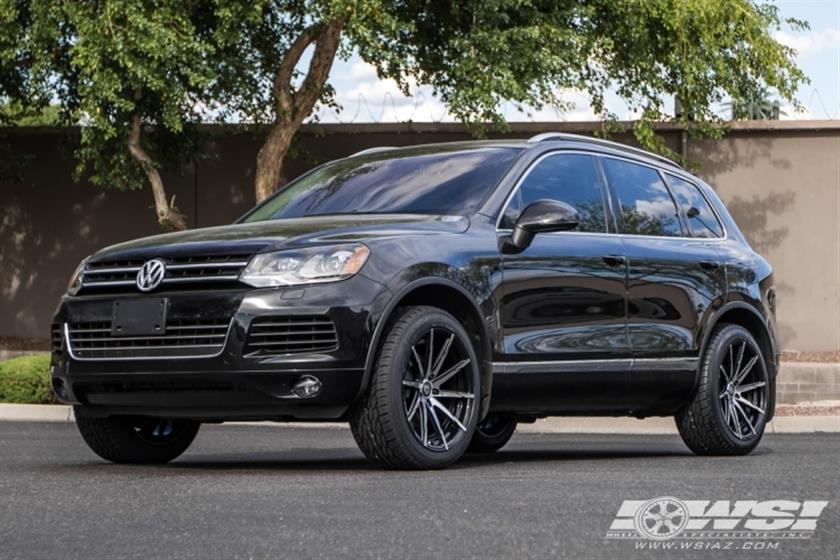 2013 Volkswagen Touareg with 20